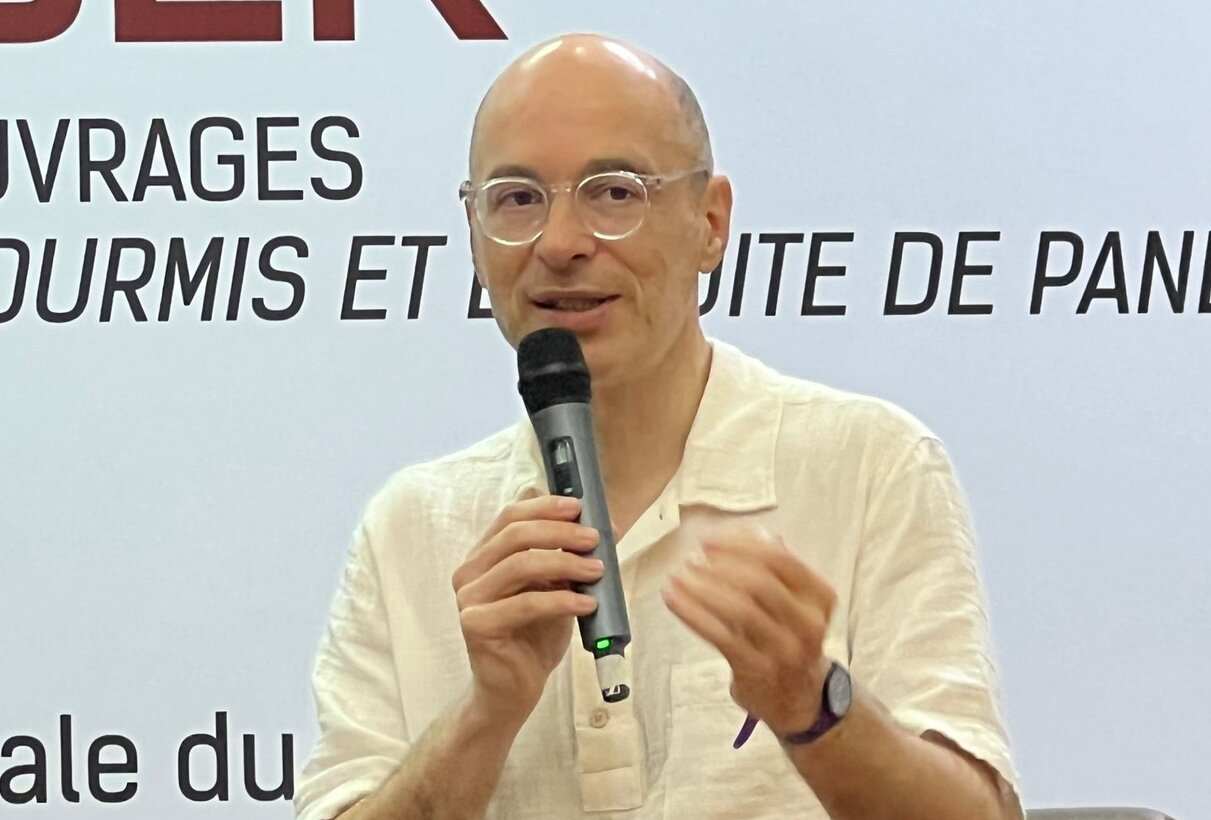 Nhà văn Bernard Werber tại sự kiện ở Hà Nội. Ảnh: Ngọc Ánh